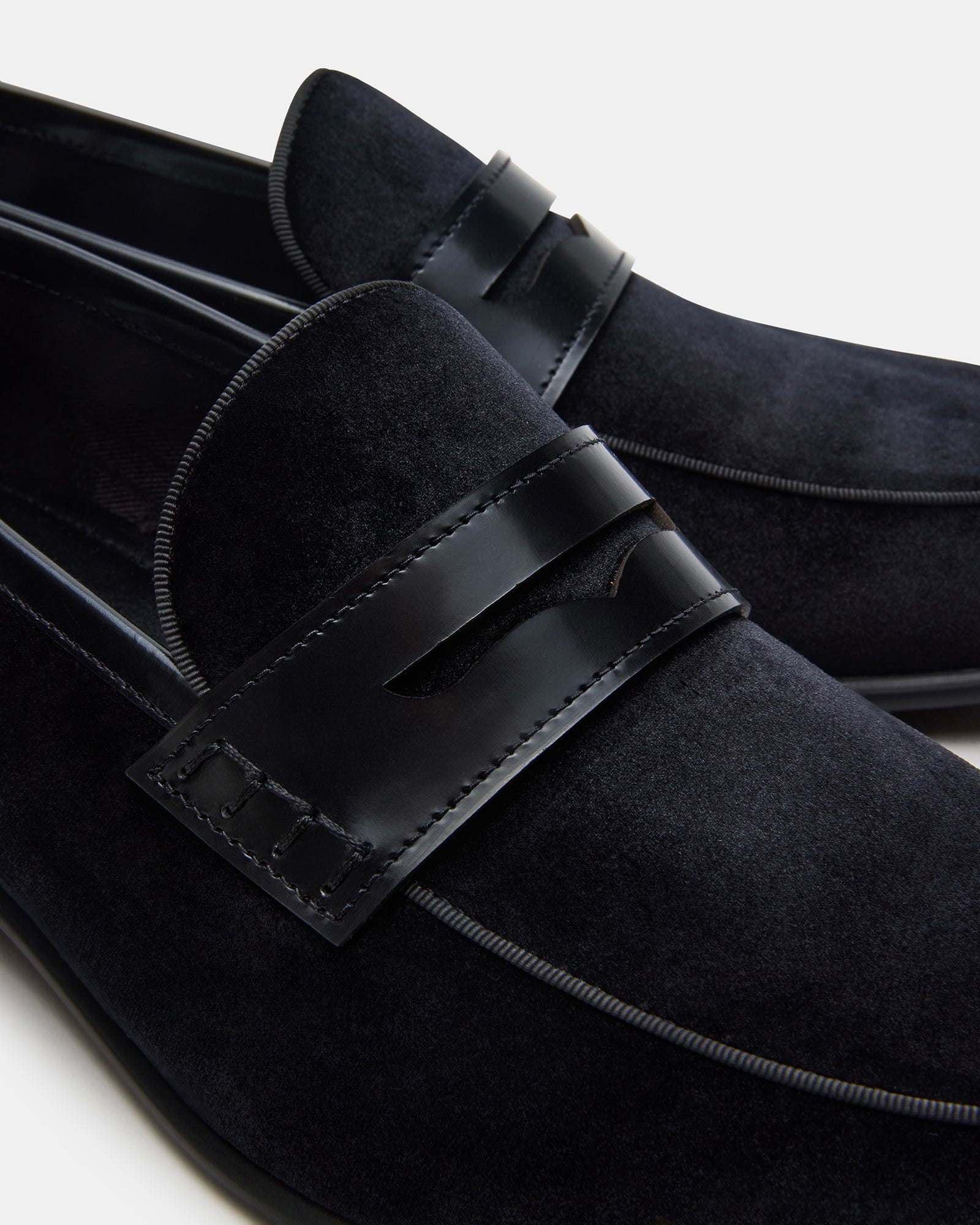 YARDLY BLACK VELVET