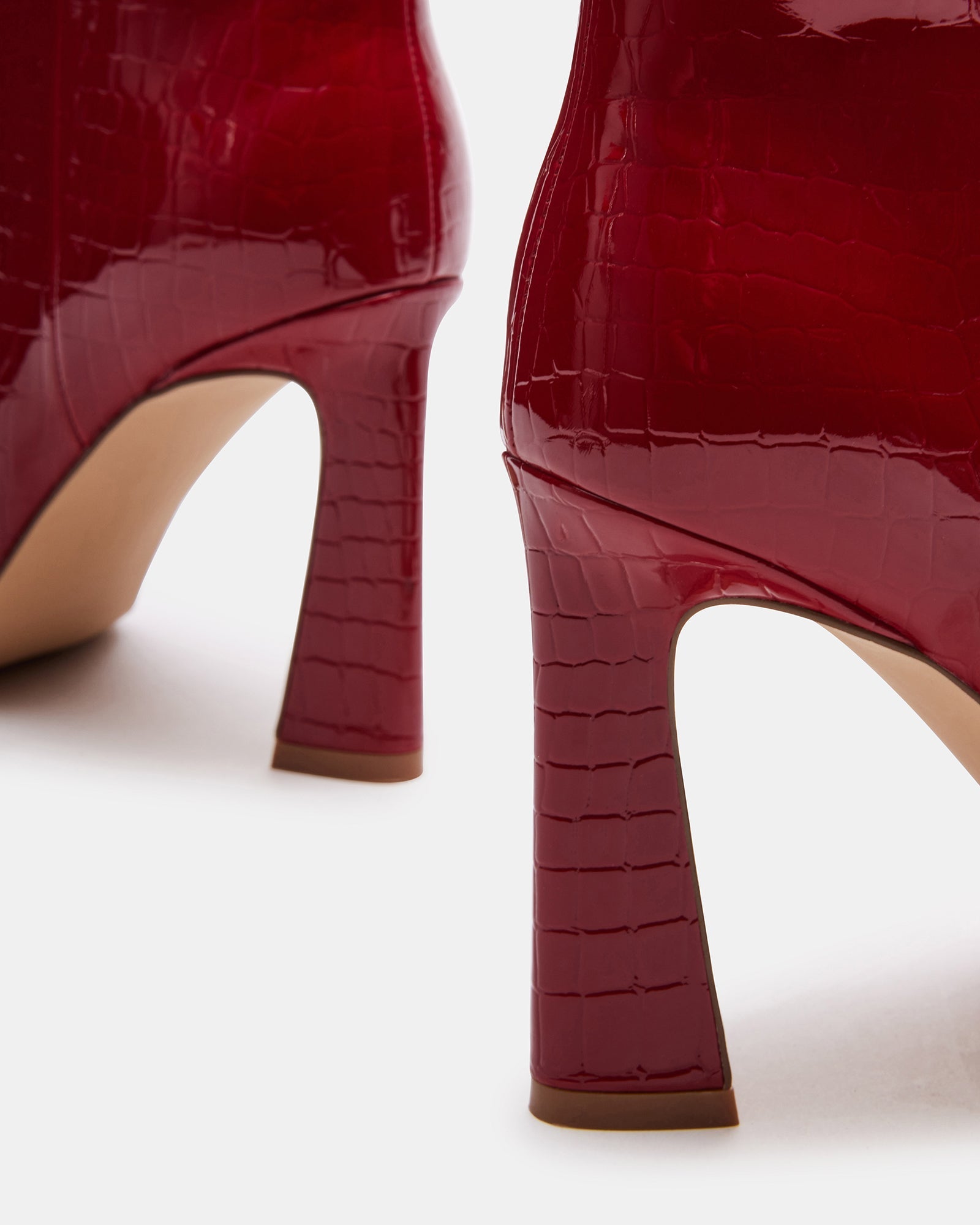 SHAYNA RED CROCODILE - SM REBOOTED