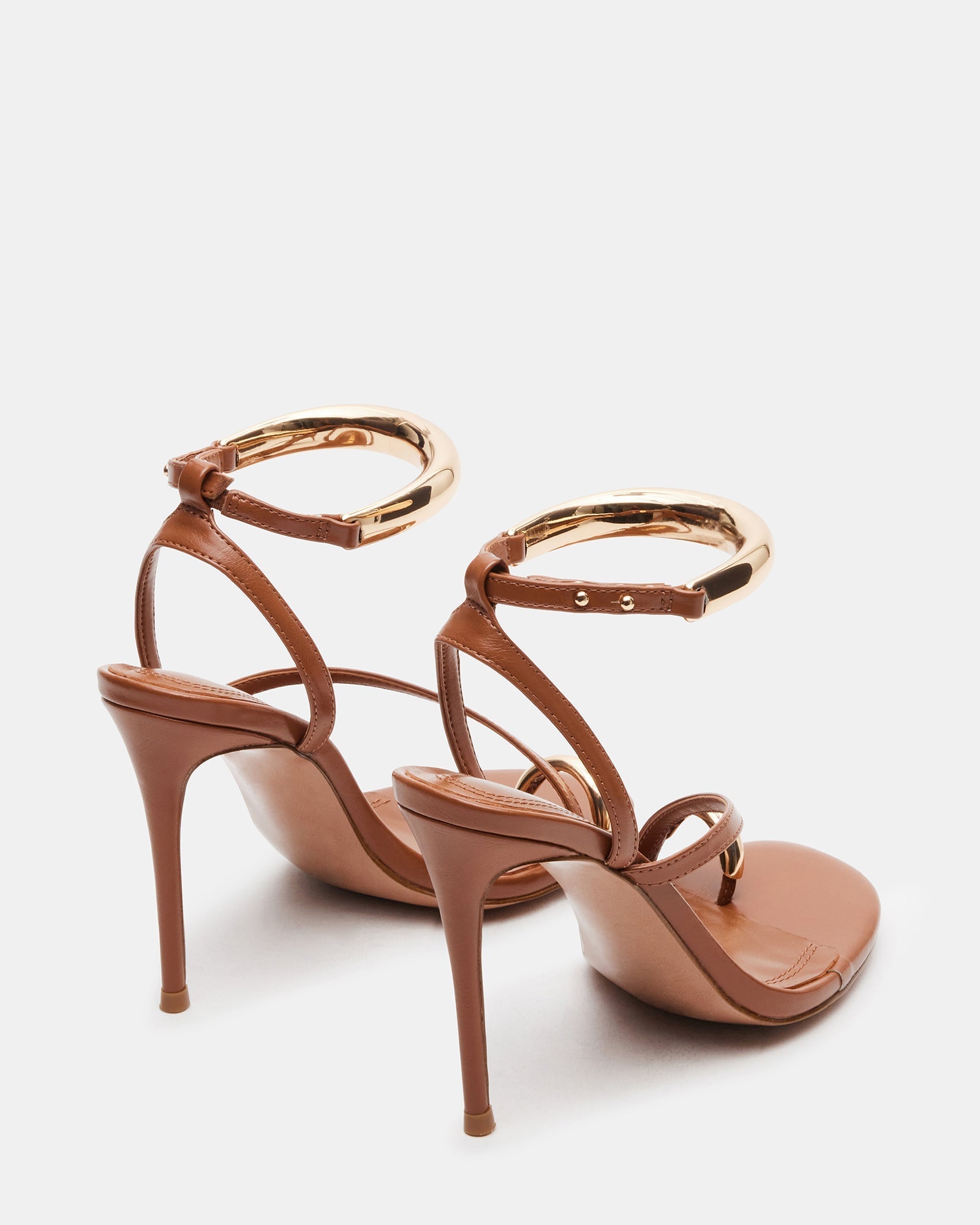 TIA CARAMEL - SM REBOOTED